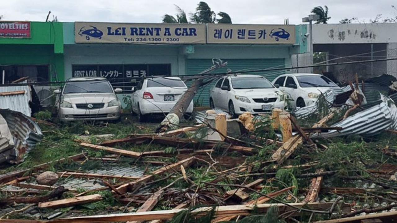 Typhoon Soudelor leaves Saipan with no electricity, water