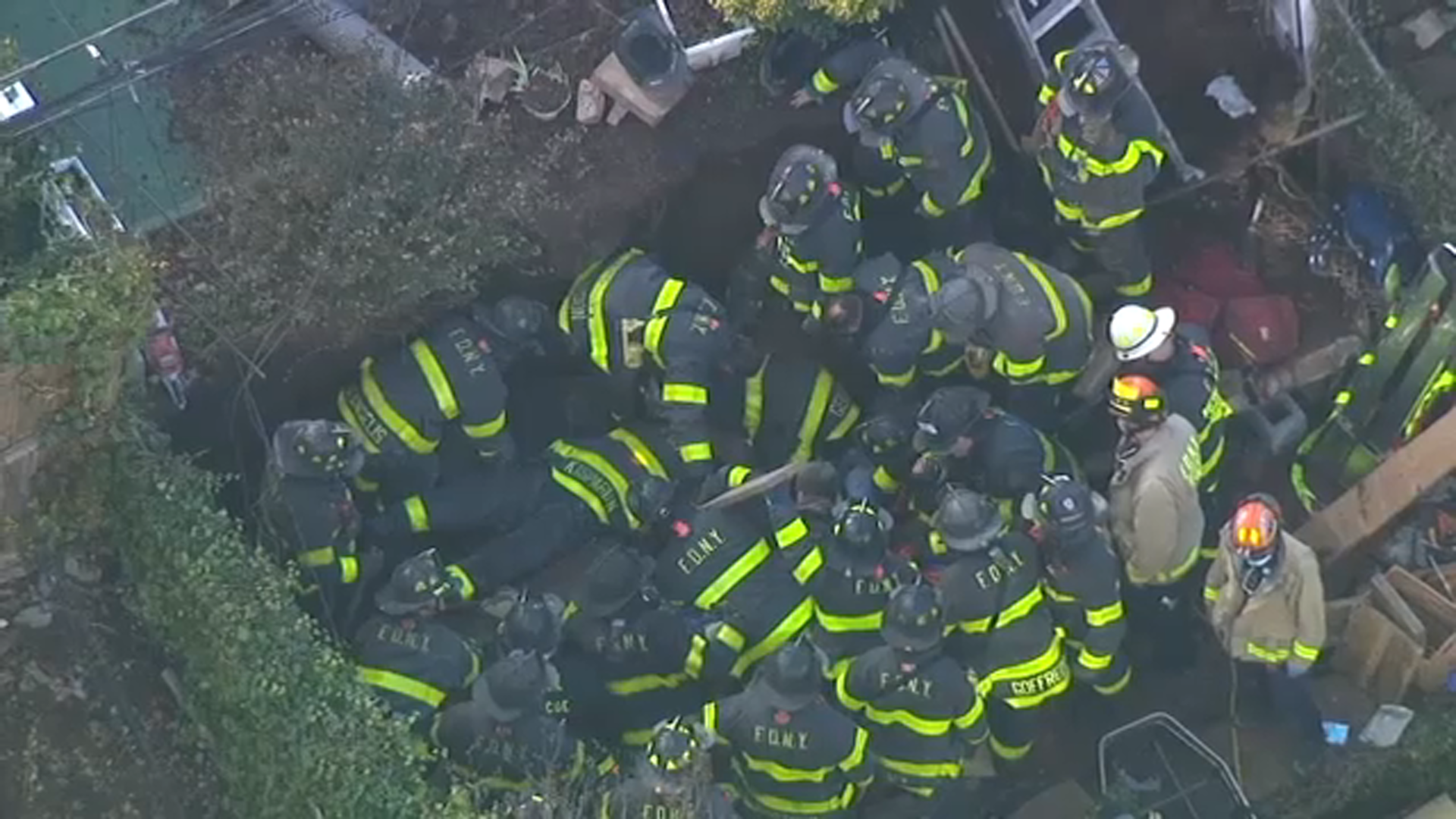 1 dead, worker rescued after Brooklyn wall collapse