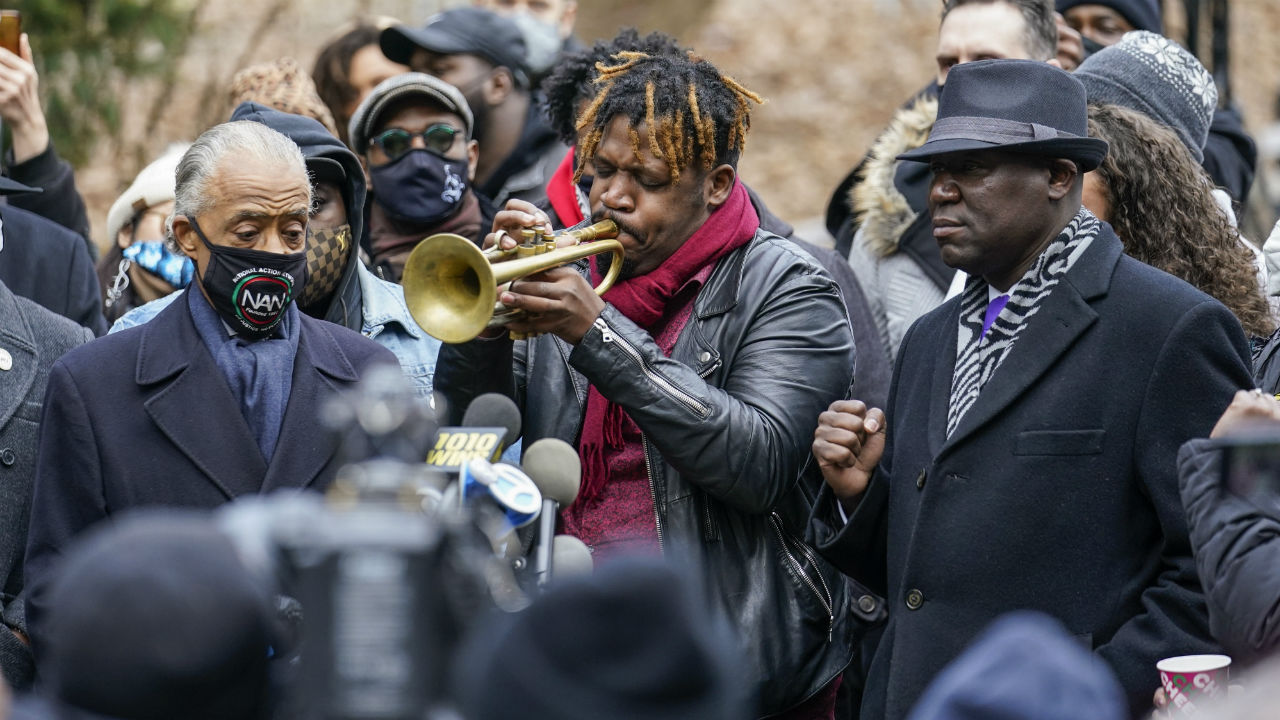 Rally held for Black teen accused of stealing phone at NYC hotel