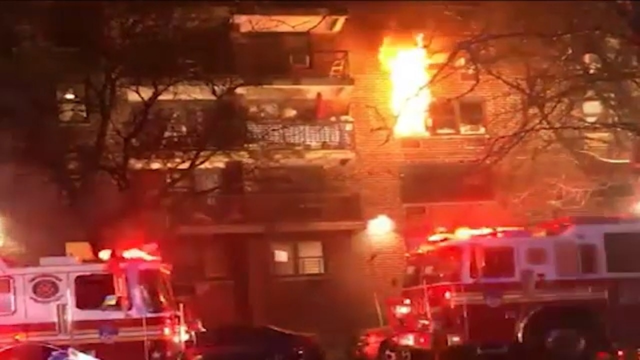 Firefighter injured after flames tear through Bronx apartment building