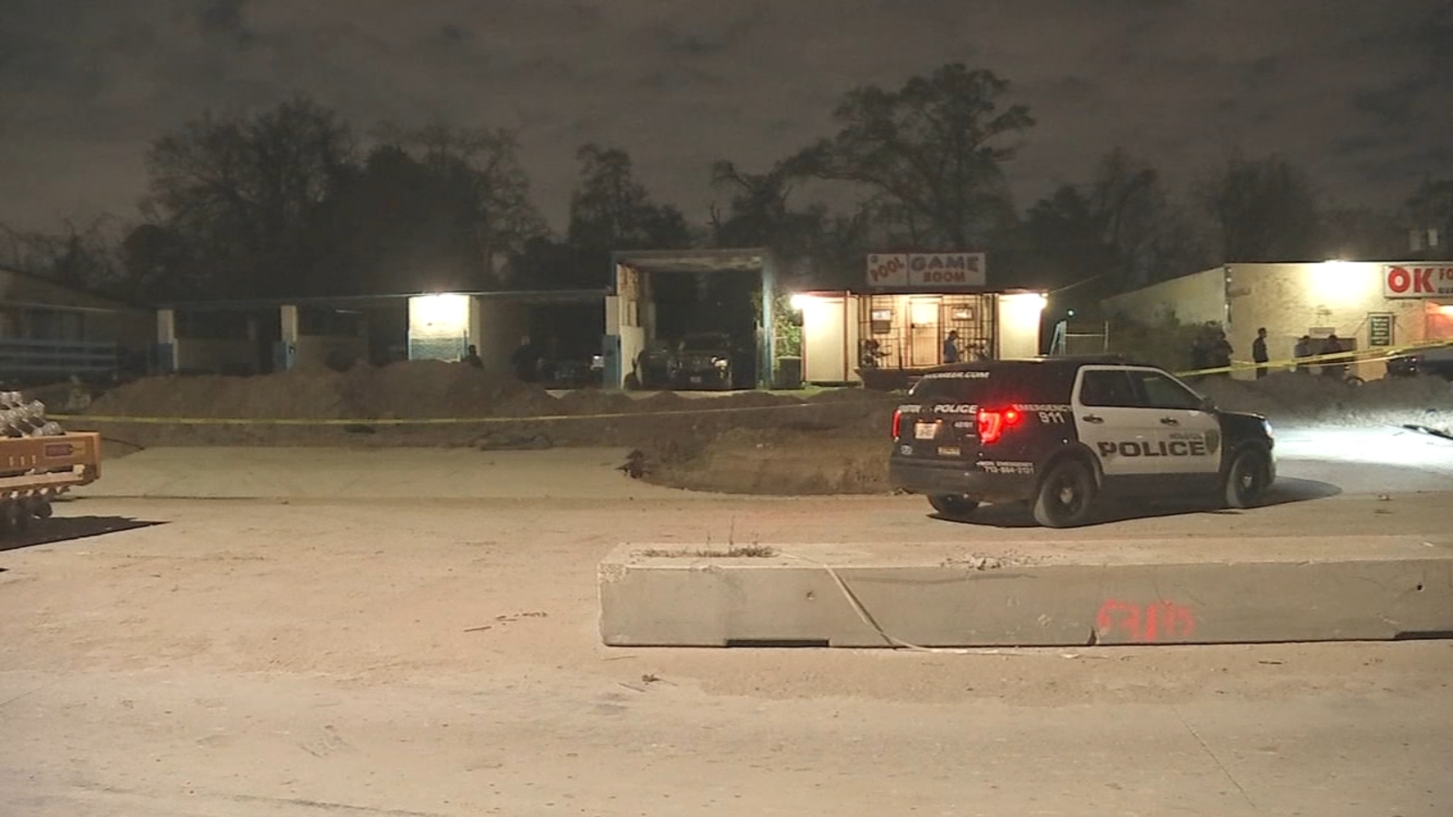 Man found dead with multiple gunshot wounds at NE Houston car wash