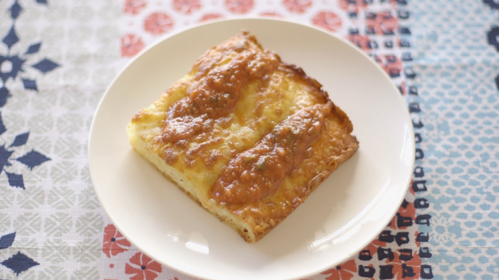 Ever had Detroit-style pizza? Watch this!