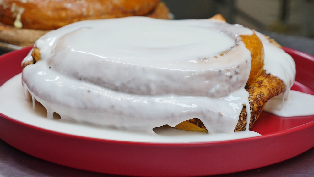 This cafe serves 5-pound cinnamon rolls!