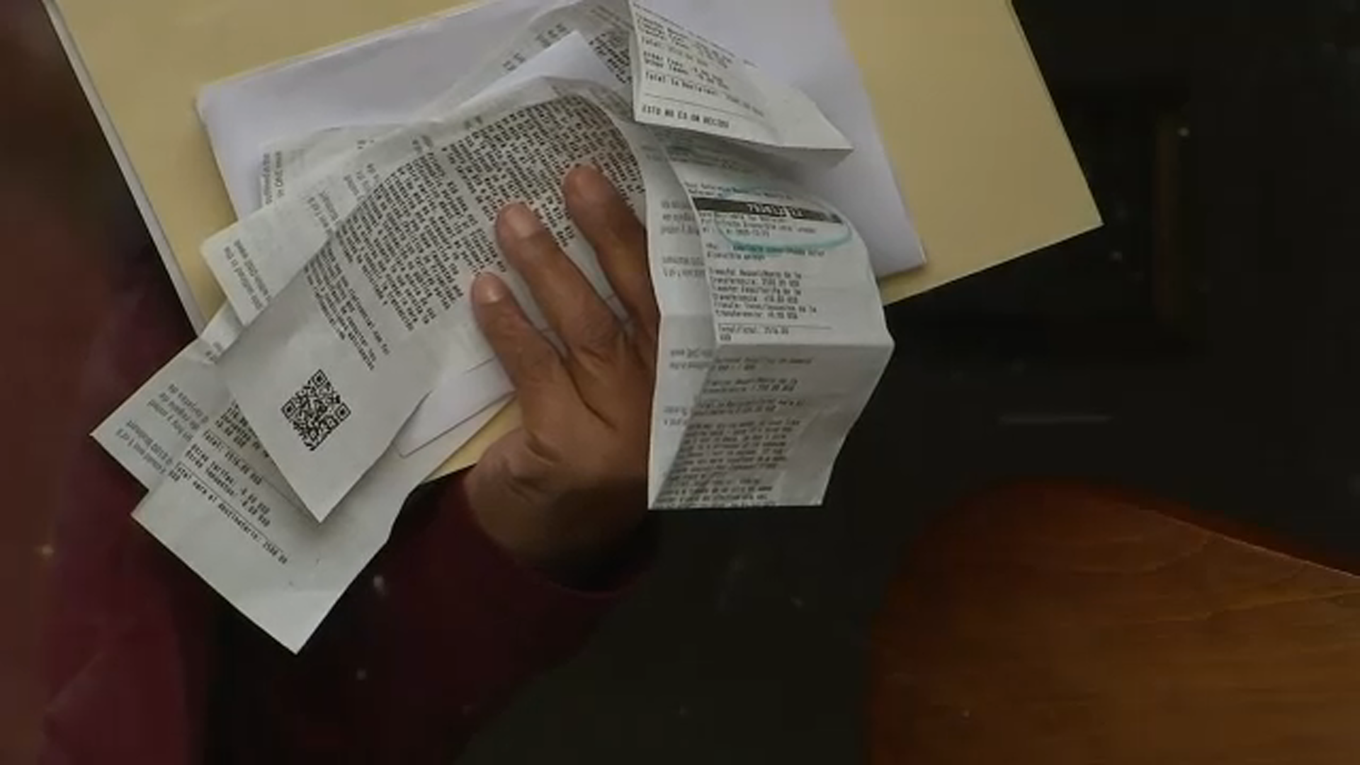 Woman loses $2,500 in stimulus check scam