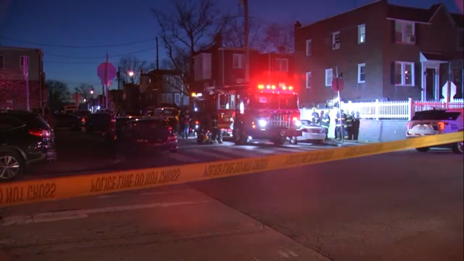 Man threatens to blow up home while throwing knives at Philadelphia