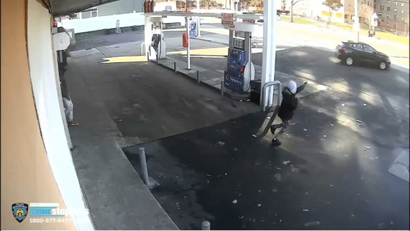 Video Shows Men Shooting At Suv At Far Rockaway Queens Gas Station Abc7 New York