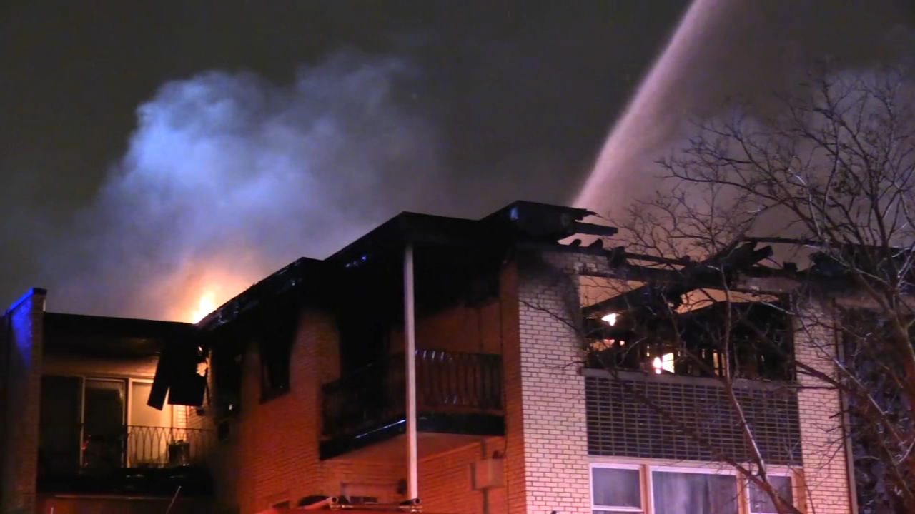 1 dead, dozens displaced in River Grove apartment building fire