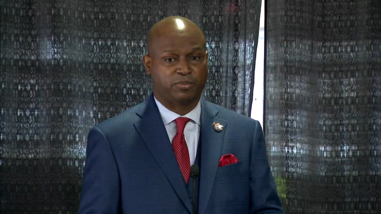 Rep Emanuel Chris Welch Succeeds Mike Madigan As Illinois House Speaker Abc7 Chicago