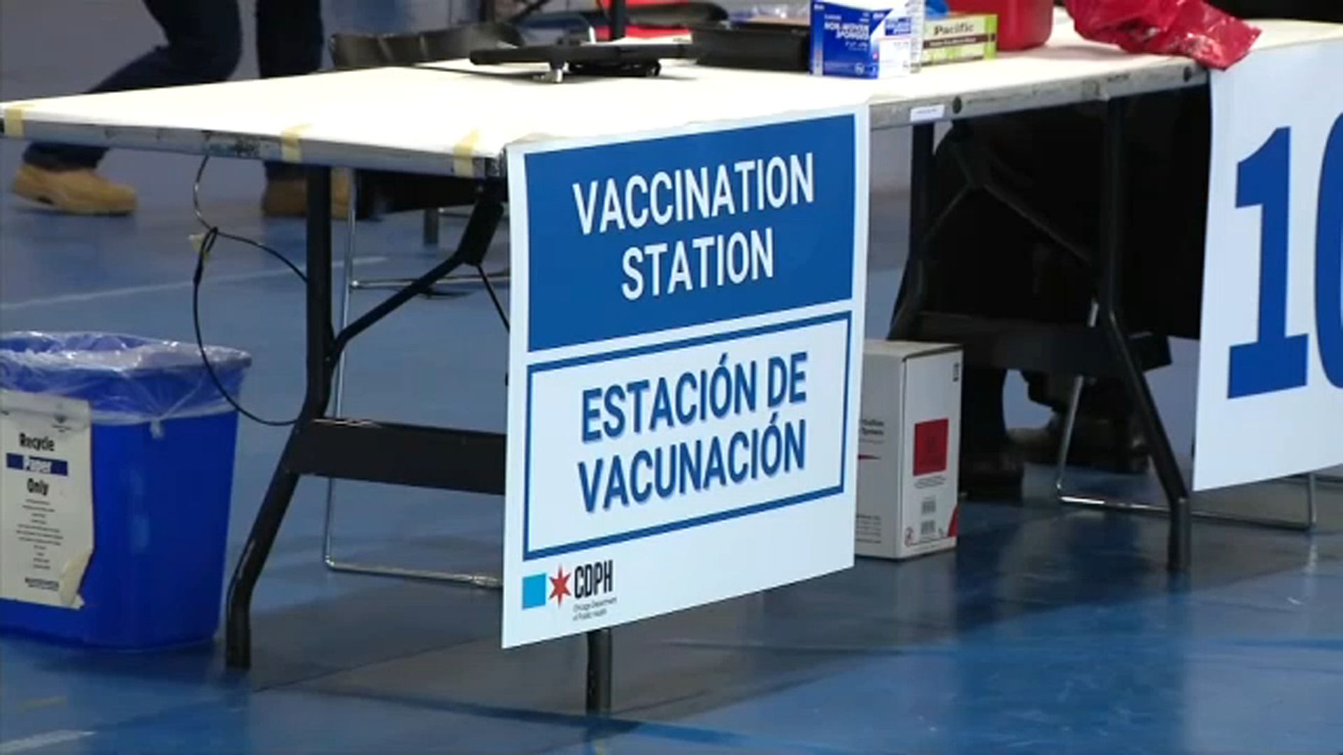 6 mass COVID vaccination sites to open in Chicago next week