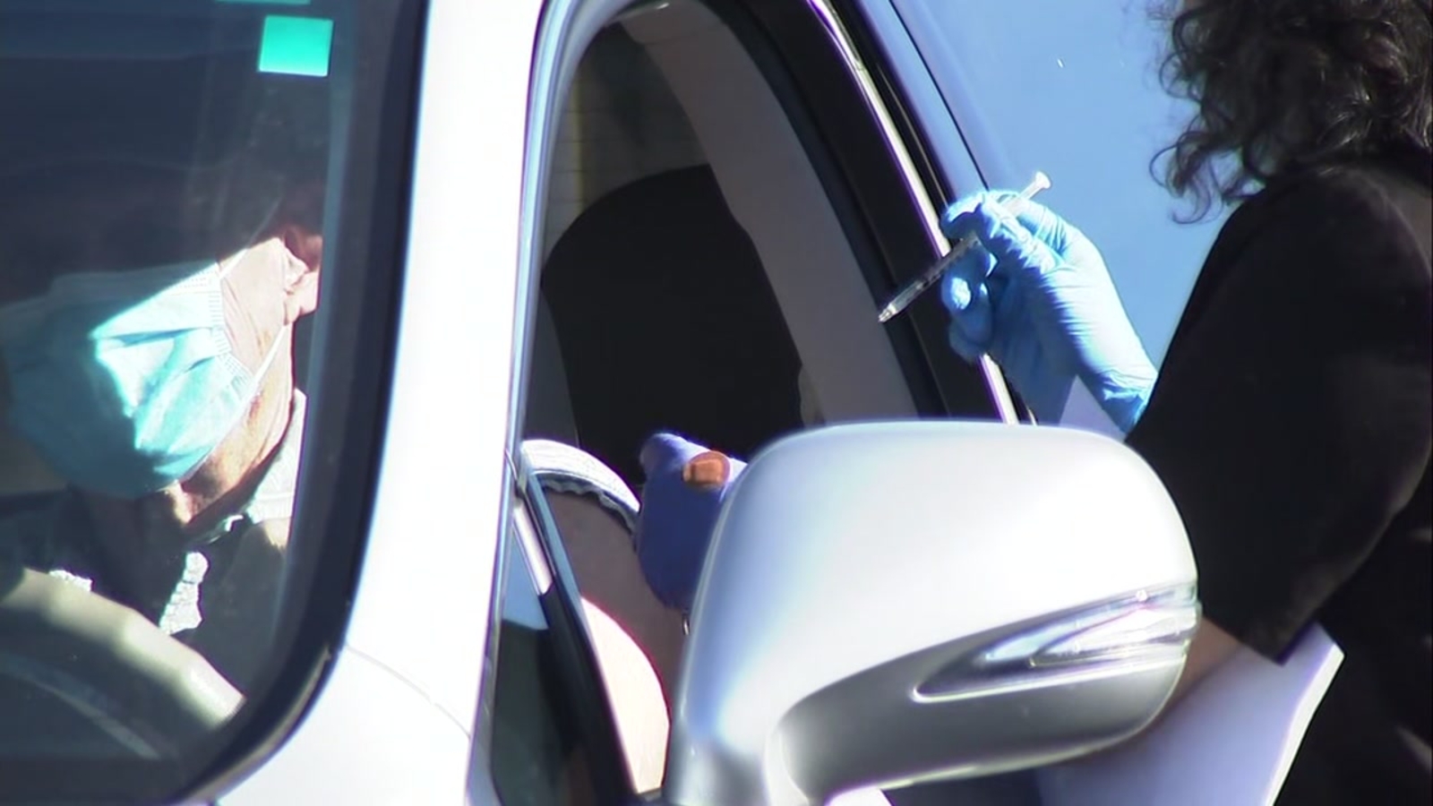 Bay Area physician holds drive-thru COVID-19 vaccine event for seniors - Vimarsana News