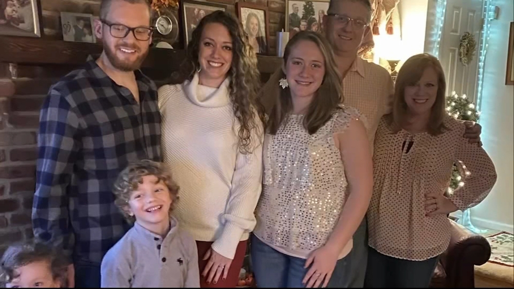 18 family members get COVID-19 after holiday gathering