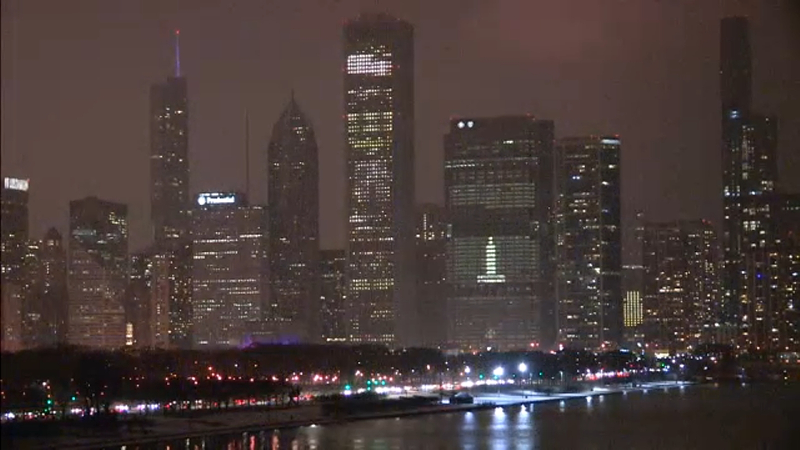 Brighter Together: Chicago skyline goes dark in honor of national COVID-19 memorial service - Vimarsana News