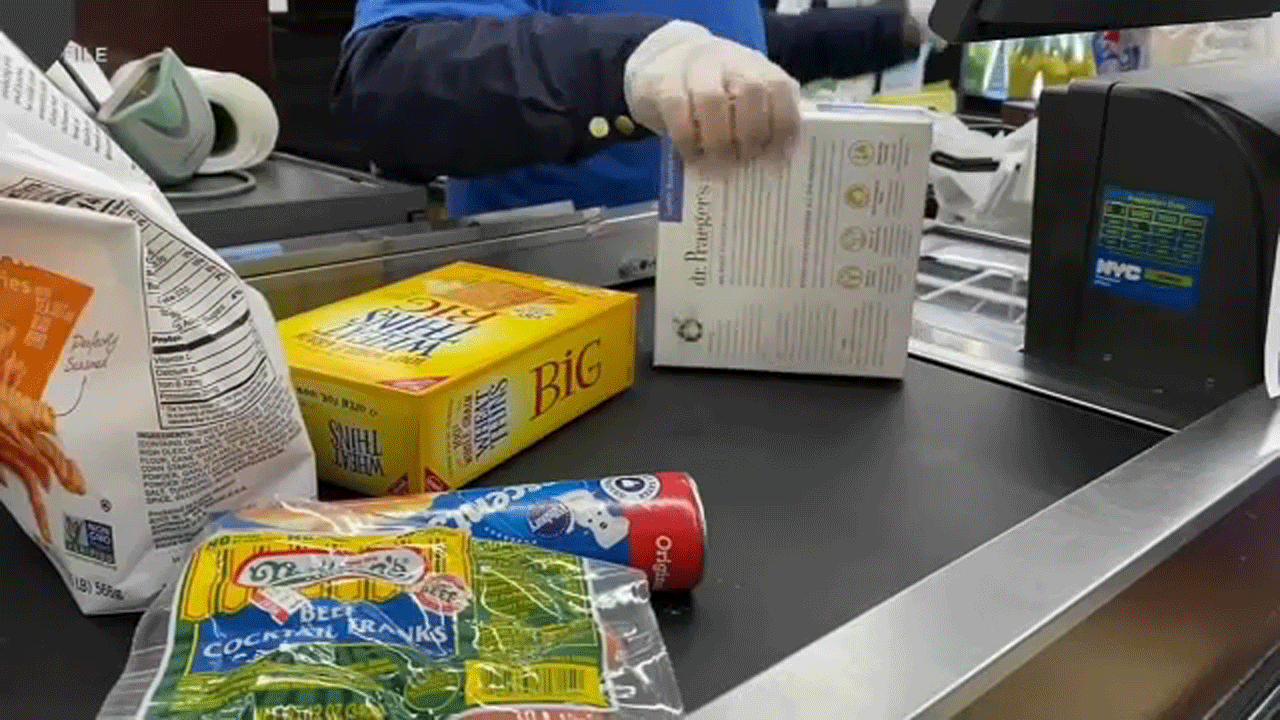 Long Beach approves $4 per hour 'hero pay' for grocery workers