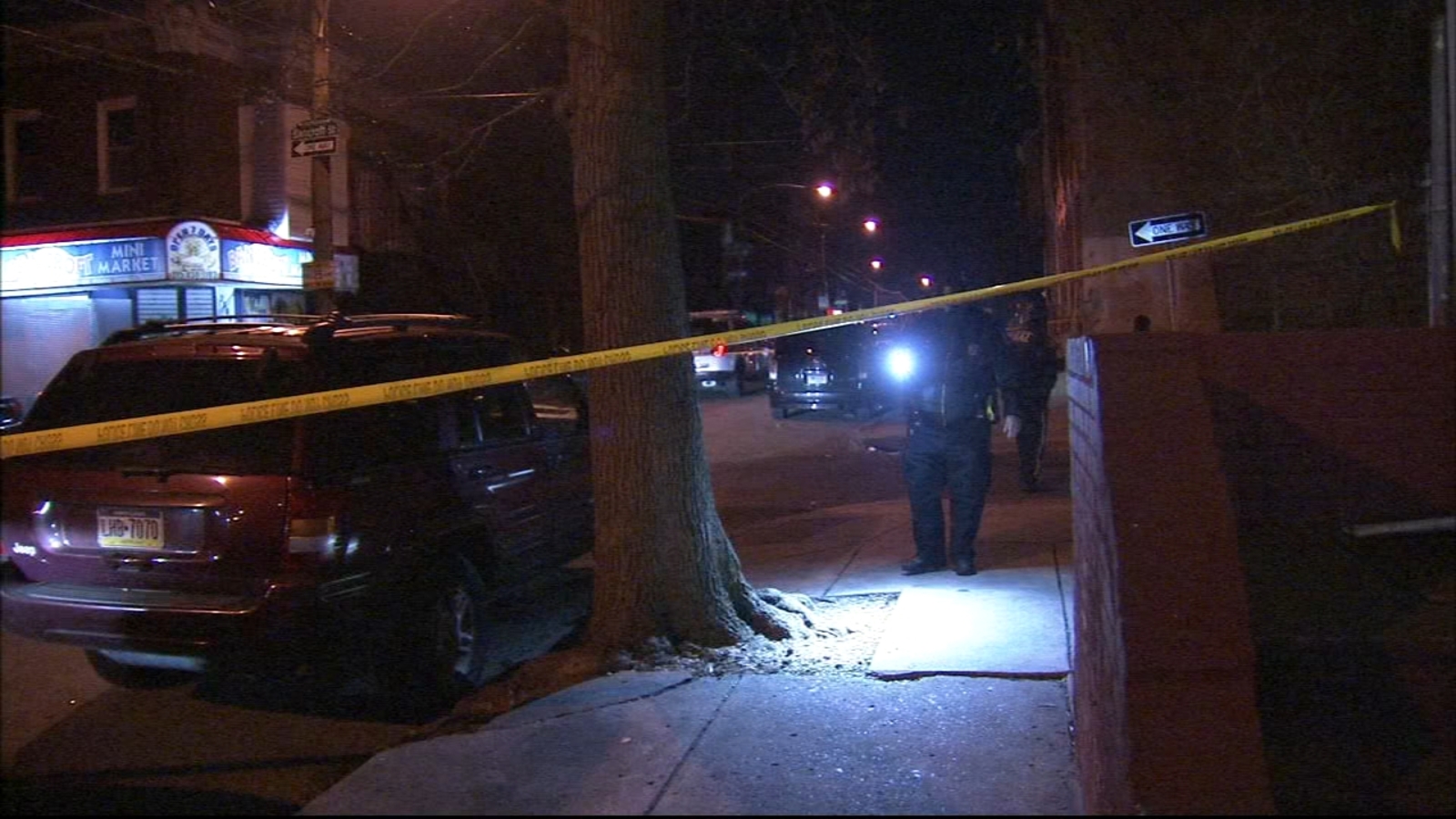 Family Targeted: Philadelphia police say one brother was shot and another was stabbed - Vimarsana News