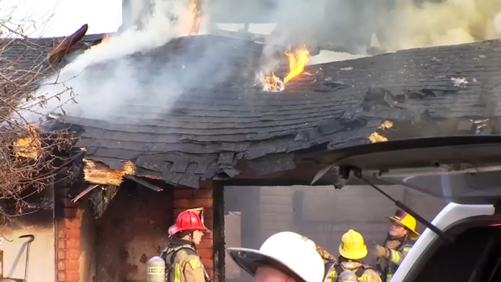 4 displaced after fire destroys Fresno County home ABC30 Fresno