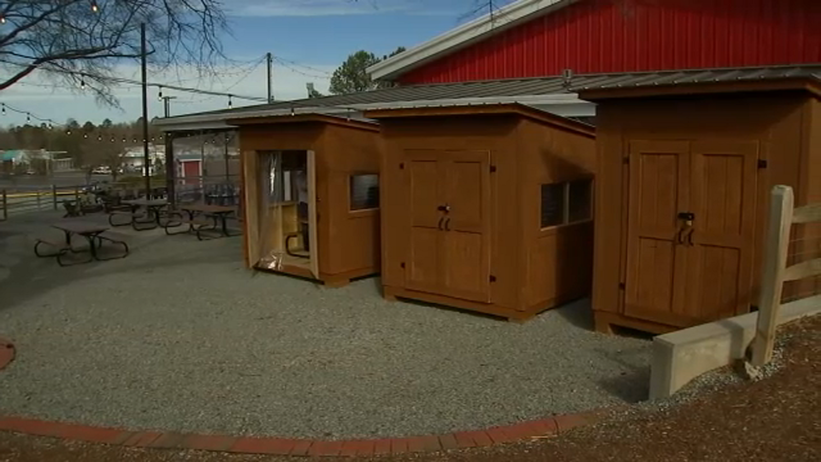 Durham's Honeysuckle at Lakewood gets creative with "hive" outdoor dining concept - Vimarsana News