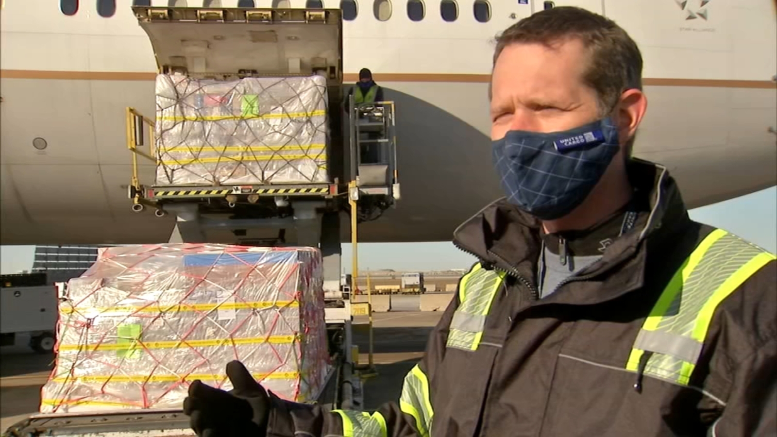 Covid Vaccine How United Airlines Transports Doses Quickly Safely Abc7 Chicago